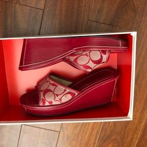 Coach logo wedges